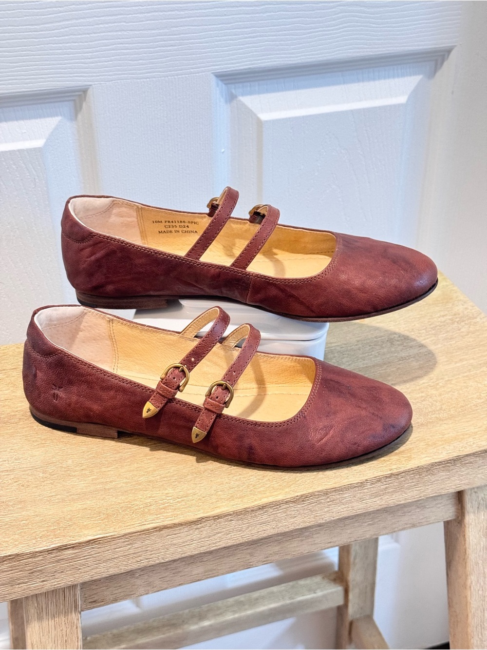 Women’s Double-Strap Ballet Flats in Brown Leather - Picture 4 of 8